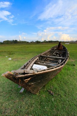 Türkiye 'nin Ege bölgesinde yer alan Glmarmarmara, Manisa ilinin bir ilçesidir. Glmarmarmara. Manisa ilinin en küçük illerinden biridir ve adını ilçenin sınırları içinde yer alan Marmara Gölü 'nden alır.. 