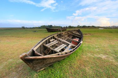 Türkiye 'nin Ege bölgesinde yer alan Glmarmarmara, Manisa ilinin bir ilçesidir. Glmarmarmara. Manisa ilinin en küçük illerinden biridir ve adını ilçenin sınırları içinde yer alan Marmara Gölü 'nden alır.. 