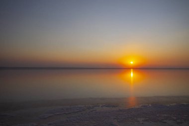 Türkiye 'nin ikinci büyük gölü, tuz gölünde gün batımı