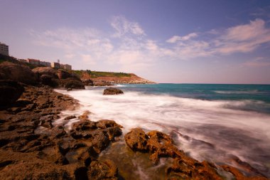 Karadeniz ve Shile kalesinin panoramik manzarası. Kalesi ile. Şato 'nun, Deniz fenerinin ve balıkçı limanının fotoğrafları.