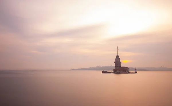 Pôr Sol Stanbul Bósforo Com Torre Donzela — Fotografia de Stock