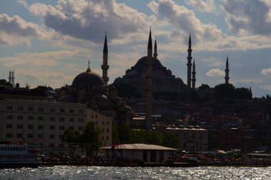 İstanbul Marmara Denizi 'ndeki eski tarihi binalar