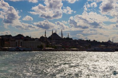 İstanbul Marmara Denizi 'ndeki eski tarihi binalar