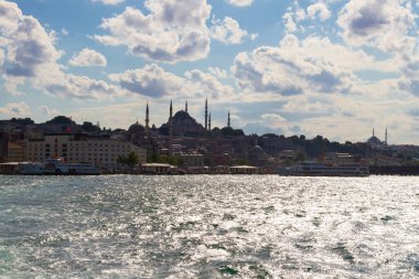 İstanbul Marmara Denizi 'ndeki eski tarihi binalar