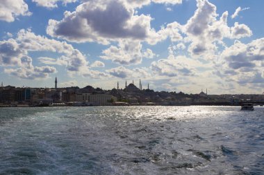 İstanbul Marmara Denizi 'ndeki eski tarihi binalar