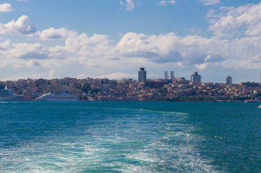 İstanbul Marmara Denizi 'ndeki eski tarihi binalar