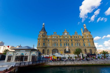 İstanbul Marmara Denizi 'ndeki eski tarihi binalar