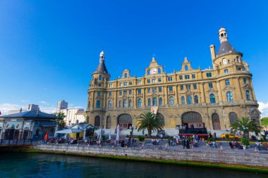 İstanbul Marmara Denizi 'ndeki eski tarihi binalar