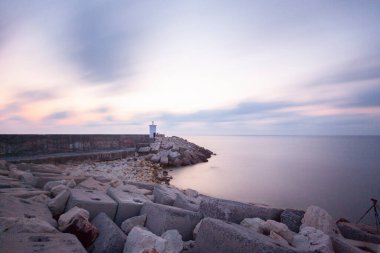 Karaburun deniz feneri ve limanı. / İstanbul