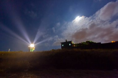Karaburun deniz feneri ve limanı. / İstanbul