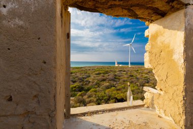 Polente Deniz Feneri Bozcaada 'nın en batı ucunda yer almaktadır. 