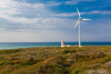 Polente Deniz Feneri Bozcaada 'nın en batı ucunda yer almaktadır. 