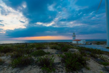 Polente Deniz Feneri Bozcaada 'nın en batı ucunda yer almaktadır. 