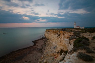 Polente Deniz Feneri Bozcaada 'nın en batı ucunda yer almaktadır. 