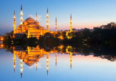 Mavi cami ve Ayasofya Camii yansıması