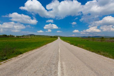 Eber Gölü, Afyon, Türkiye 'nin en büyük 11. gölüdür ancak su kaynaklarının kesilmesiyle kurumaya başlamıştır..