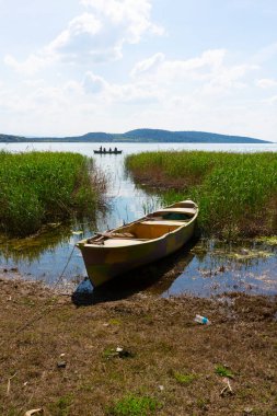 Eber Gölü, Afyon, Türkiye 'nin en büyük 11. gölüdür ancak su kaynaklarının kesilmesiyle kurumaya başlamıştır..