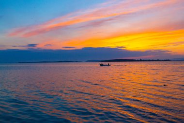 Eber Gölü, Afyon, Türkiye 'nin en büyük 11. gölüdür ancak su kaynaklarının kesilmesiyle kurumaya başlamıştır..