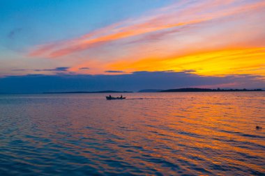 Eber Gölü, Afyon, Türkiye 'nin en büyük 11. gölüdür ancak su kaynaklarının kesilmesiyle kurumaya başlamıştır..