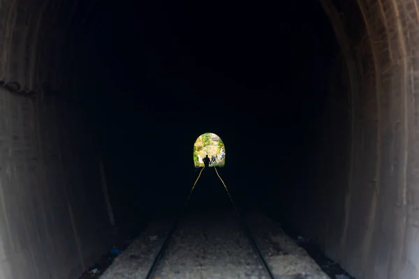 Eisenbahn Und Eisenbahntunnel — Stockfoto