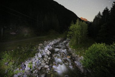 Verenik, Rize ilinin Amlhemin ilçesine bağlı bir platodur. 2600 metre yükseklikte ve 40-50 ev içeriyor..