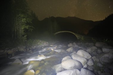Verenik, Rize ilinin Amlhemin ilçesine bağlı bir platodur. 2600 metre yükseklikte ve 40-50 ev içeriyor..