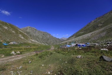 Verenik, Rize ilinin Amlhemin ilçesine bağlı bir platodur. 2600 metre yükseklikte ve 40-50 ev içeriyor..