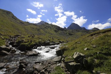 Verenik, Rize ilinin Amlhemin ilçesine bağlı bir platodur. 2600 metre yükseklikte ve 40-50 ev içeriyor..