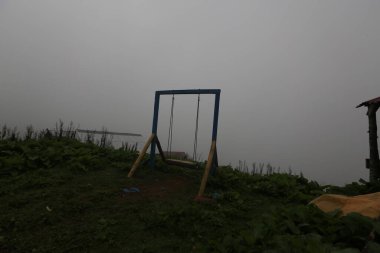 Gito Platosu, Karadeniz 'in en barışçıl faaliyetlerinden biri olarak doğayı seven herkesin hayatında en az bir kez yaşaması gereken bir yerdir..