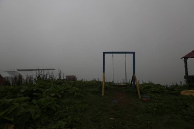 Gito Platosu, Karadeniz 'in en barışçıl faaliyetlerinden biri olarak doğayı seven herkesin hayatında en az bir kez yaşaması gereken bir yerdir..