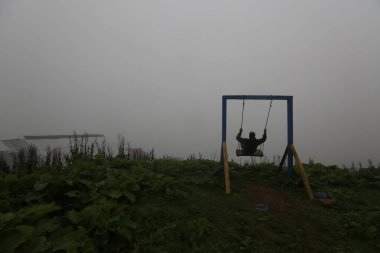 Gito Platosu, Karadeniz 'in en barışçıl faaliyetlerinden biri olarak doğayı seven herkesin hayatında en az bir kez yaşaması gereken bir yerdir..