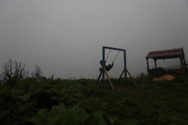Gito Platosu, Karadeniz 'in en barışçıl faaliyetlerinden biri olarak doğayı seven herkesin hayatında en az bir kez yaşaması gereken bir yerdir..