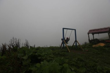 Gito Platosu, Karadeniz 'in en barışçıl faaliyetlerinden biri olarak doğayı seven herkesin hayatında en az bir kez yaşaması gereken bir yerdir..