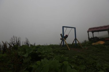 Gito Platosu, Karadeniz 'in en barışçıl faaliyetlerinden biri olarak doğayı seven herkesin hayatında en az bir kez yaşaması gereken bir yerdir..