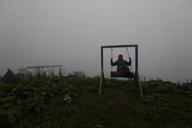 Gito Platosu, Karadeniz 'in en barışçıl faaliyetlerinden biri olarak doğayı seven herkesin hayatında en az bir kez yaşaması gereken bir yerdir..