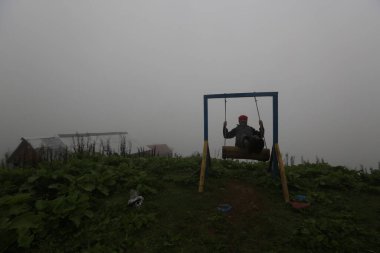 Gito Platosu, Karadeniz 'in en barışçıl faaliyetlerinden biri olarak doğayı seven herkesin hayatında en az bir kez yaşaması gereken bir yerdir..