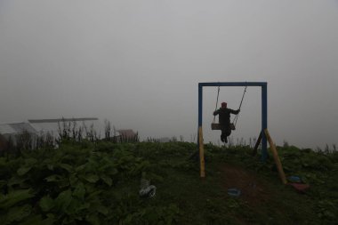 Gito Platosu, Karadeniz 'in en barışçıl faaliyetlerinden biri olarak doğayı seven herkesin hayatında en az bir kez yaşaması gereken bir yerdir..