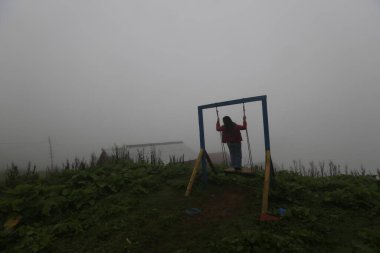 Gito Platosu, Karadeniz 'in en barışçıl faaliyetlerinden biri olarak doğayı seven herkesin hayatında en az bir kez yaşaması gereken bir yerdir..