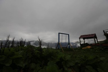 Gito Platosu, Karadeniz 'in en barışçıl faaliyetlerinden biri olarak doğayı seven herkesin hayatında en az bir kez yaşaması gereken bir yerdir..