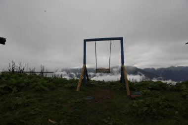 Gito Platosu, Karadeniz 'in en barışçıl faaliyetlerinden biri olarak doğayı seven herkesin hayatında en az bir kez yaşaması gereken bir yerdir..