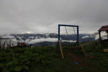 Gito Platosu, Karadeniz 'in en barışçıl faaliyetlerinden biri olarak doğayı seven herkesin hayatında en az bir kez yaşaması gereken bir yerdir..