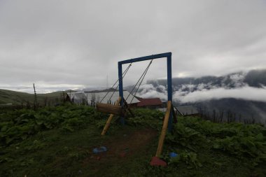 Gito Platosu, Karadeniz 'in en barışçıl faaliyetlerinden biri olarak doğayı seven herkesin hayatında en az bir kez yaşaması gereken bir yerdir..