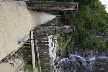Mencuna şelalesi ve İkiz Taş köprüler / Artvin, Arhavi
