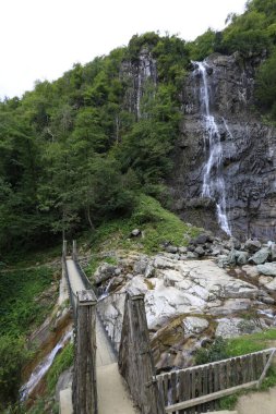 Mencuna şelalesi ve İkiz Taş köprüler / Artvin, Arhavi