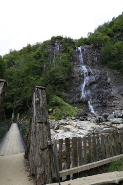 Mencuna şelalesi ve İkiz Taş köprüler / Artvin, Arhavi
