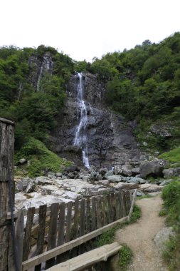 Mencuna şelalesi ve İkiz Taş köprüler / Artvin, Arhavi