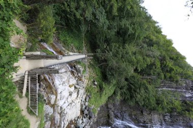 Mencuna şelalesi ve İkiz Taş köprüler / Artvin, Arhavi