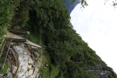 Mencuna şelalesi ve İkiz Taş köprüler / Artvin, Arhavi