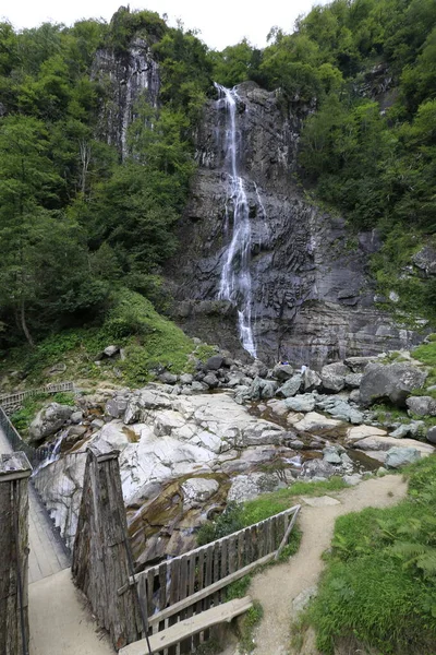 Mencuna şelalesi ve İkiz Taş köprüler / Artvin, Arhavi