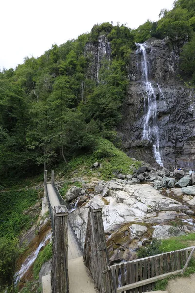 Mencuna şelalesi ve İkiz Taş köprüler / Artvin, Arhavi